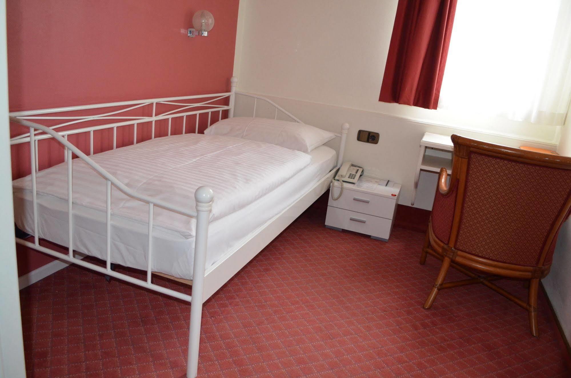 Hotel Waldhorn Weingarten  Dış mekan fotoğraf